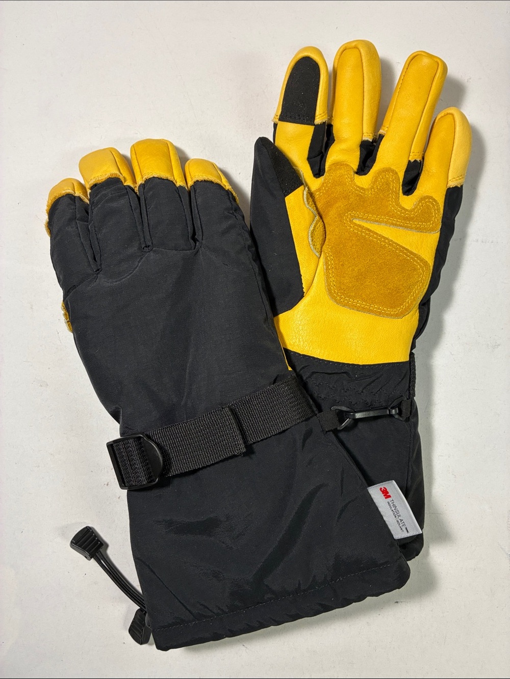 3M Thinsulate Black and Yellow Insulated Work Gloves